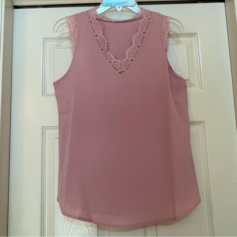 Mosucoirl V Neck Lace Trim Cami Tank Top Casual Sleeveless Blouse Shirt,…